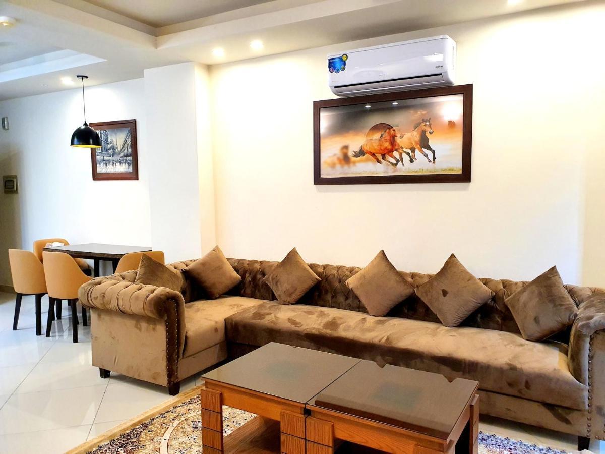 Luxurious Landing Apartments & Suites Bahria Town Rawalpindi Exterior foto