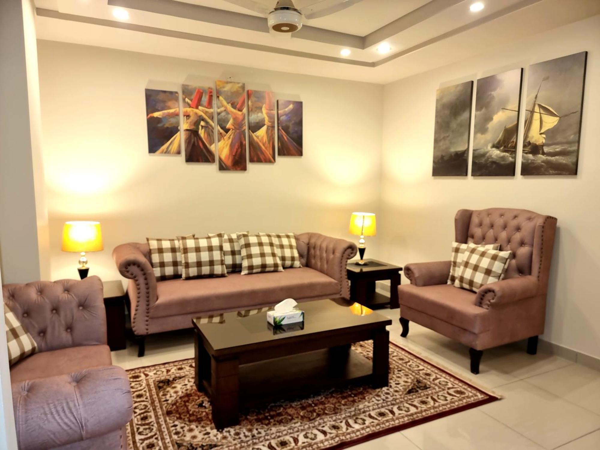 Luxurious Landing Apartments & Suites Bahria Town Rawalpindi Quarto foto